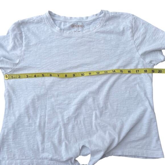 SHYANNE women’s  juniors T-shirt.  Size L, tie at waist, white, short sleeves. - Picture 6 of 7